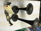 911 Horn Assembly includes high-pitched horn, low-pitched horn and support bracket 1985 - 911.635.101.20