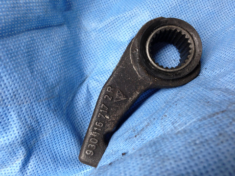Porsche 911 Clutch release lever arm 930.116.717.2r ask about discount shipping - 915.116.717.00