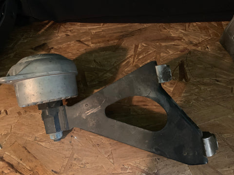 Porsche Boxster 2.7 Right Transmission Mount 986 02 OEM 986.375.144.00 - 986.375.144.00