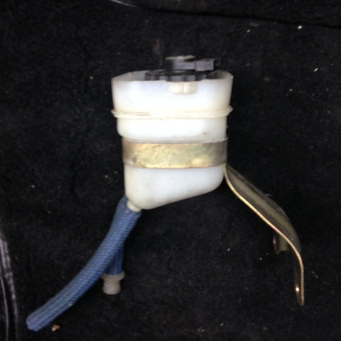 911 Brake fluid reservoir with cap with bracket and lines up to 1986 - 911.355.013.13